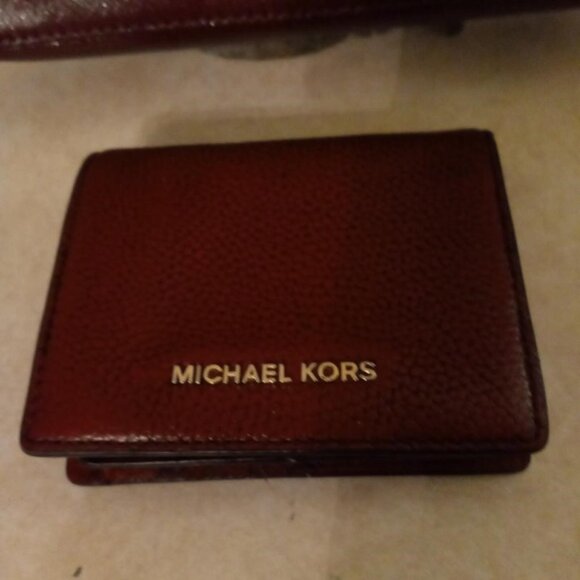 Michael Kors Wine Burgundy Leather Crossbody andMatching Wallet - Picture 8 of 8